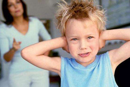 家长:我家孩子脾气大,希望老师多担待,老师:建议