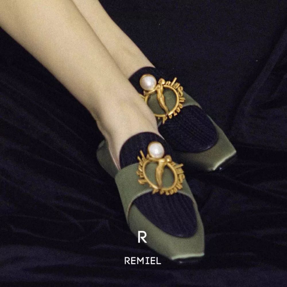 是什么让时装博主扔掉了高跟鞋?款款洋气显高