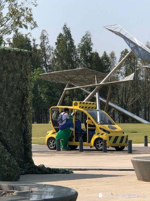 《明星大侦探》魏大勋、白敬亭、刘昊然合体,