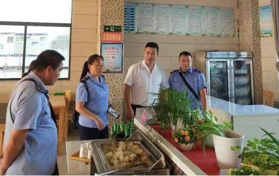 全力备战十一黄金周 凤凰县加紧景区服务管理