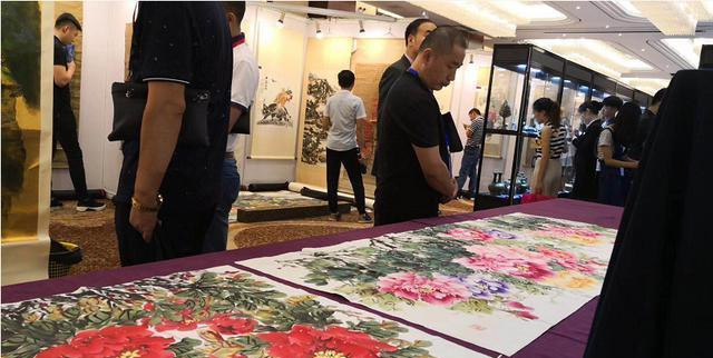 孟林牡丹画红动香港 起拍价高达千万港币