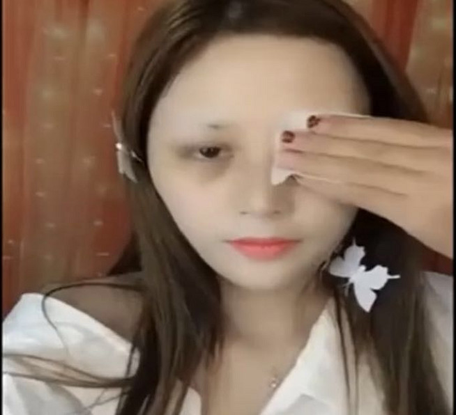当女友回家卸妆后,才发现整张