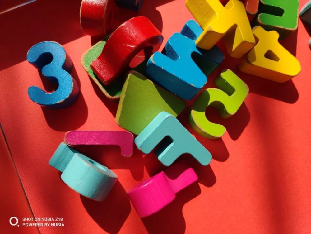 努比亚Z18相机评测视频:专业又好玩的AI大光圈