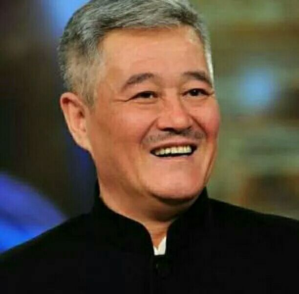 赵本山亲外孙近照曝光,受外公栽培小小年纪拍