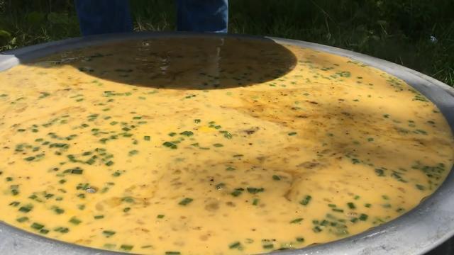 印度鸡蛋做菜一流,用50个小伙做鸡肉跑蛋,看孔明桥美食图片