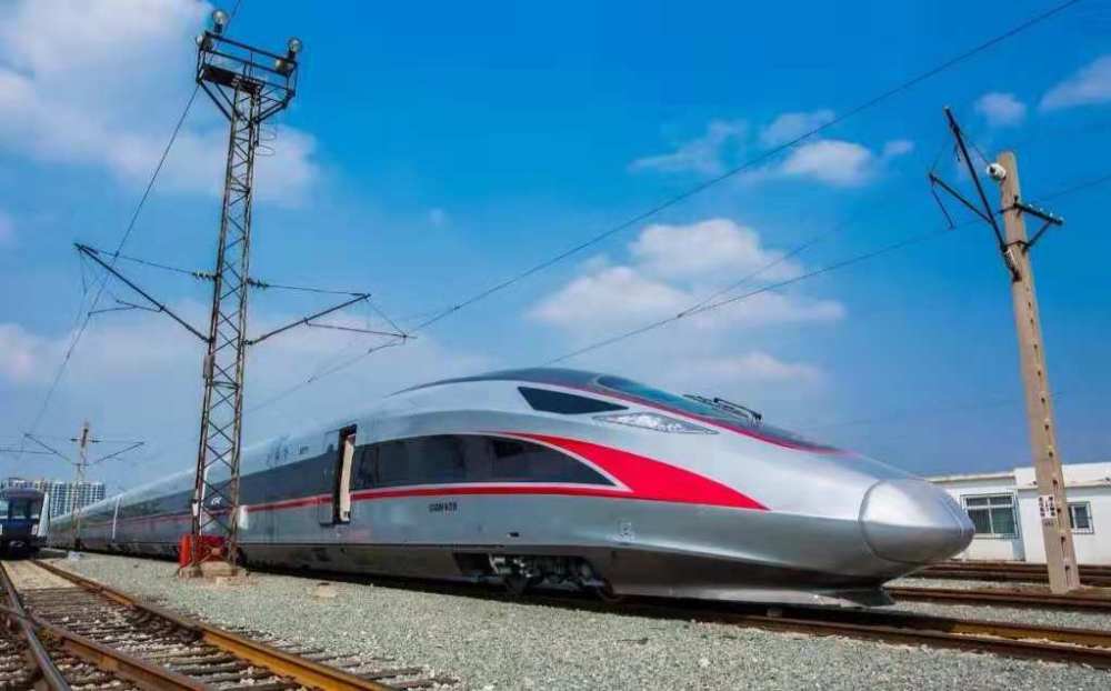 17辆编组超长复兴号现身北京:长439.8米载1