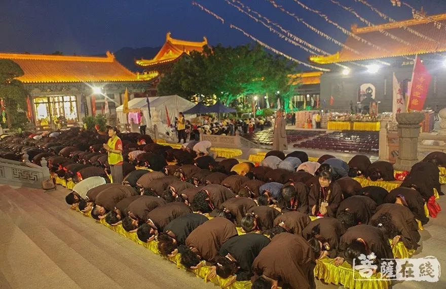 居士入寺光有恭敬心可不够,还得懂规矩