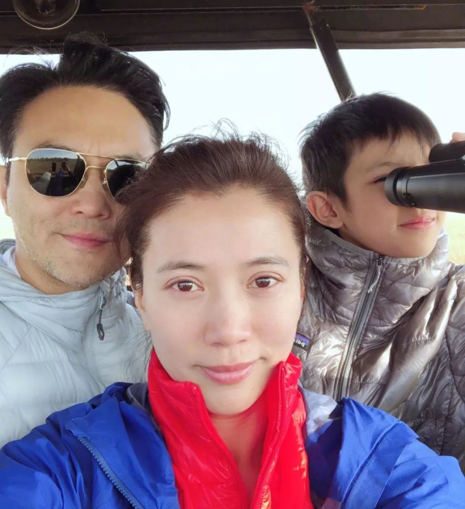 袁咏仪被当透明,女演员送汤给张智霖博取好感