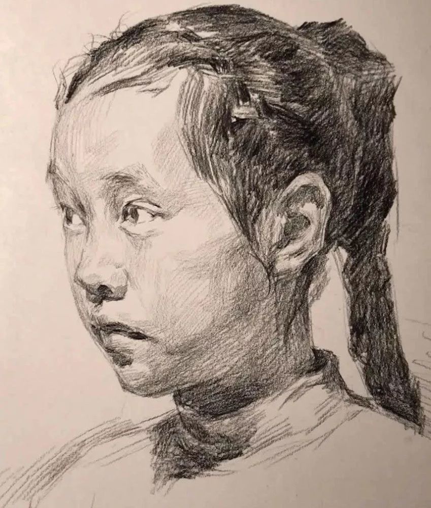 朱传奇教你在四分之三侧女童素描头像中处理调子的过渡变化