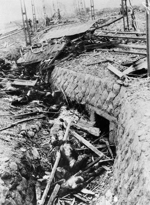 罕见广岛核爆图片首次公布:毁天灭地之后,日本人炸懵了