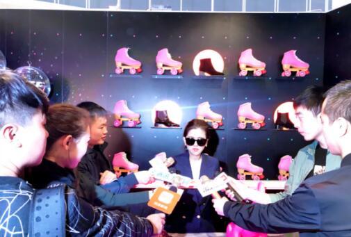 星期六时光照相馆,竟然可以穿梭过去和未来!