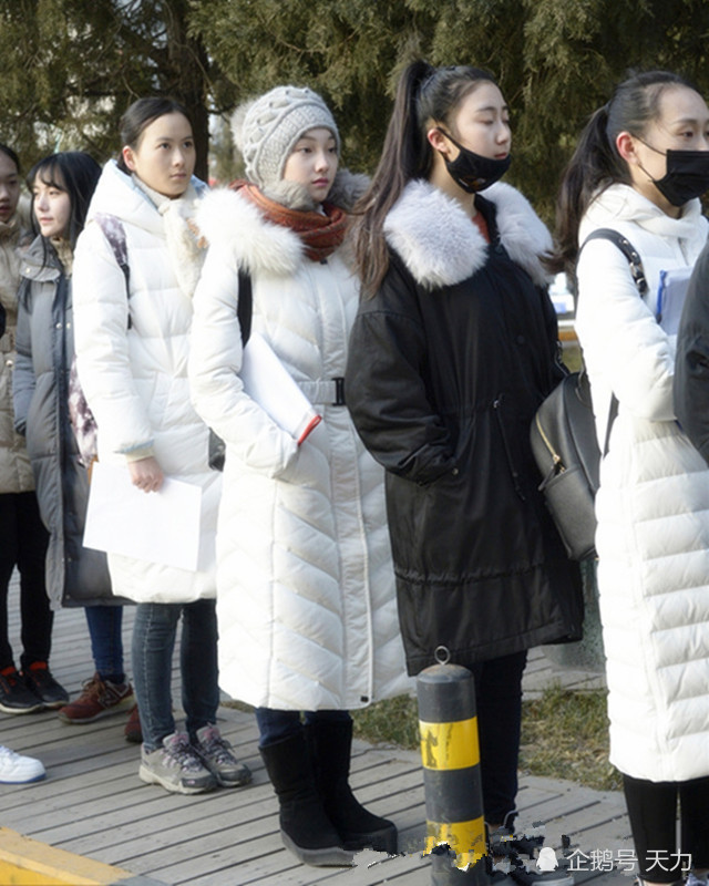 实拍:2017北京电影学院艺考现场,美女如云