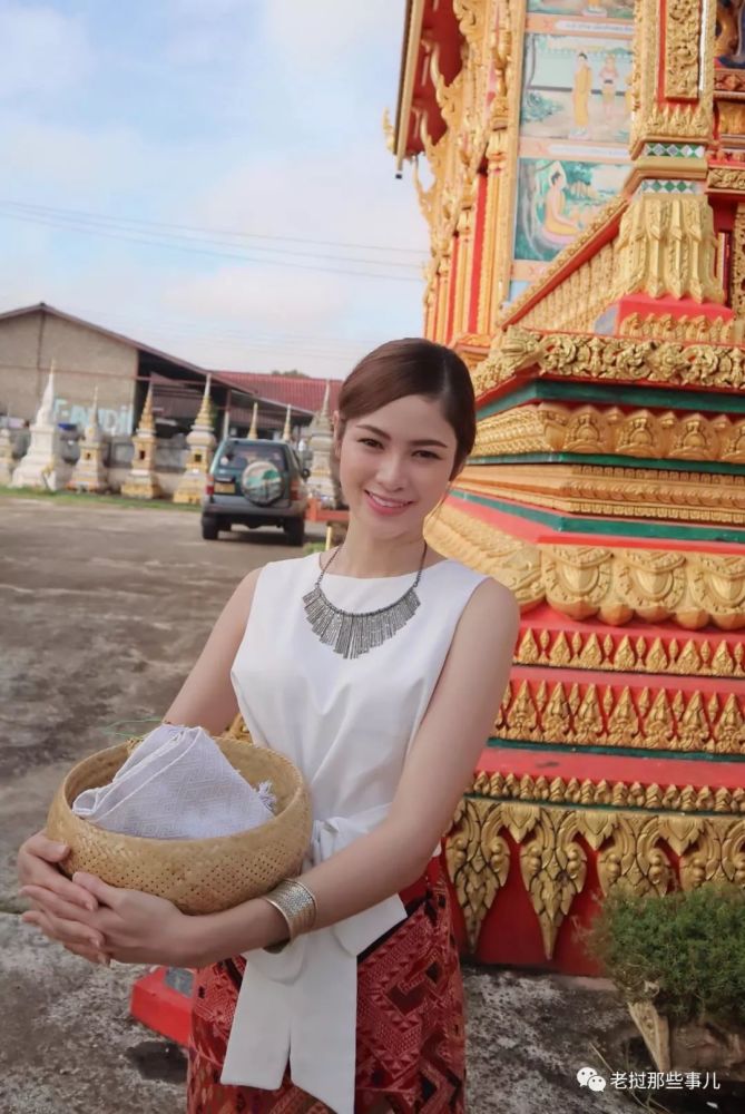 老挝美女这些老挝美女穿起老式服饰瞬间秒杀国内网红脸