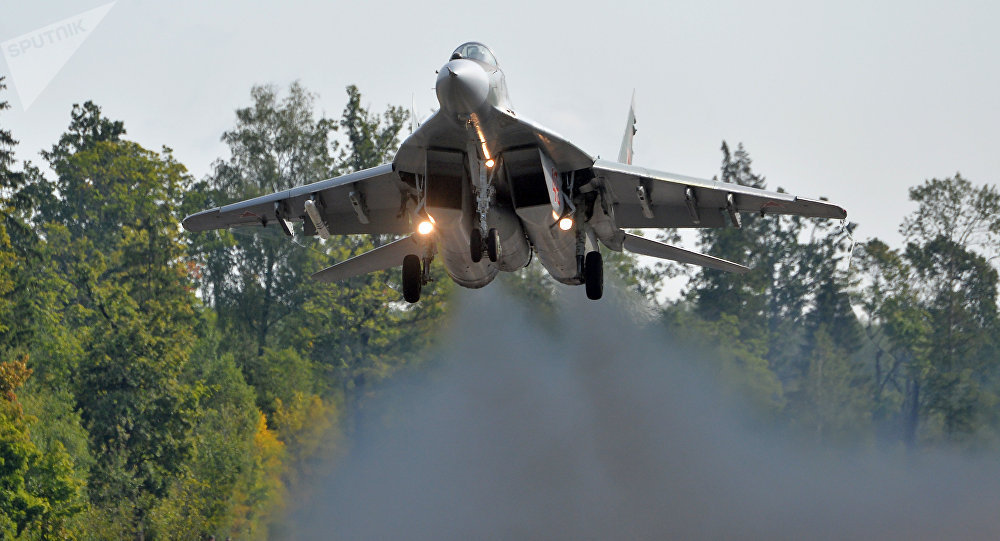 俄一米格战机坠毁飞行员逃生,为一个月内坠毁