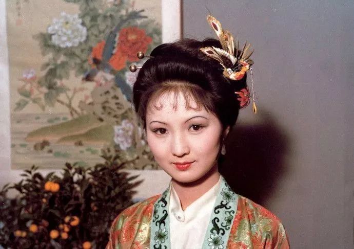 《红楼梦》的平儿真的对王熙凤和贾琏很忠心吗