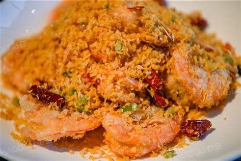 妈妈做的面包屑炒虾,酥脆爽口,金黄诱人,一口一