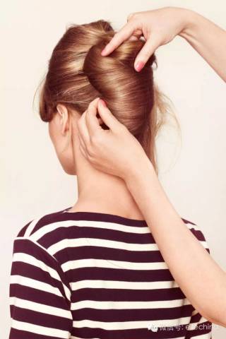 学诺一<em>霓</em>娜妈妈,同款法式优雅发髻轻松<em>梳</em>_订阅