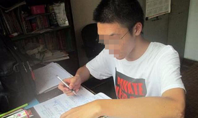 哥哥资助弟弟上大学,嫂子拿出离婚威胁,哥哥一