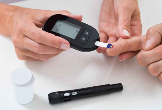 当脚部出现这4个症状时,马上查血糖别迟疑,可