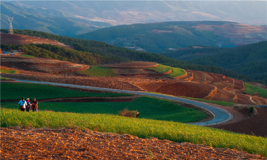 云南东川红土地几月去最美?东川红土地摄影游