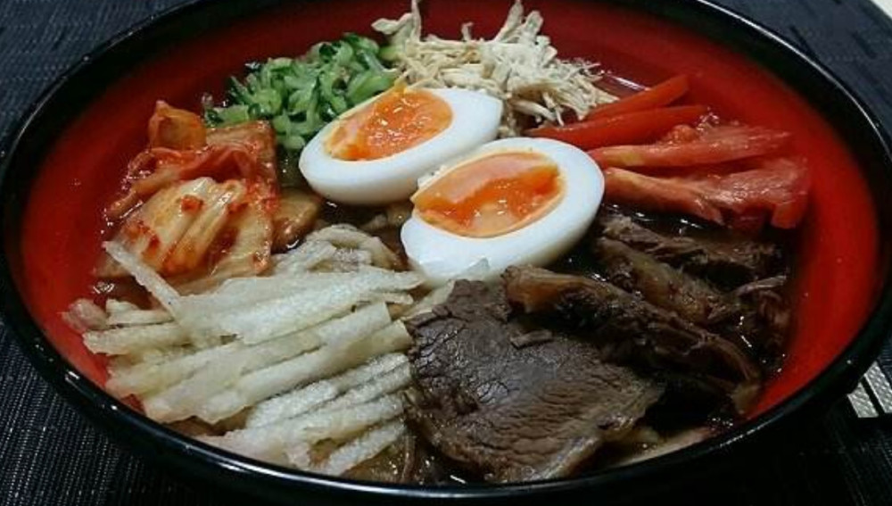 韩国人晒面食照,嘲笑中国人不会吃,网友:一看就