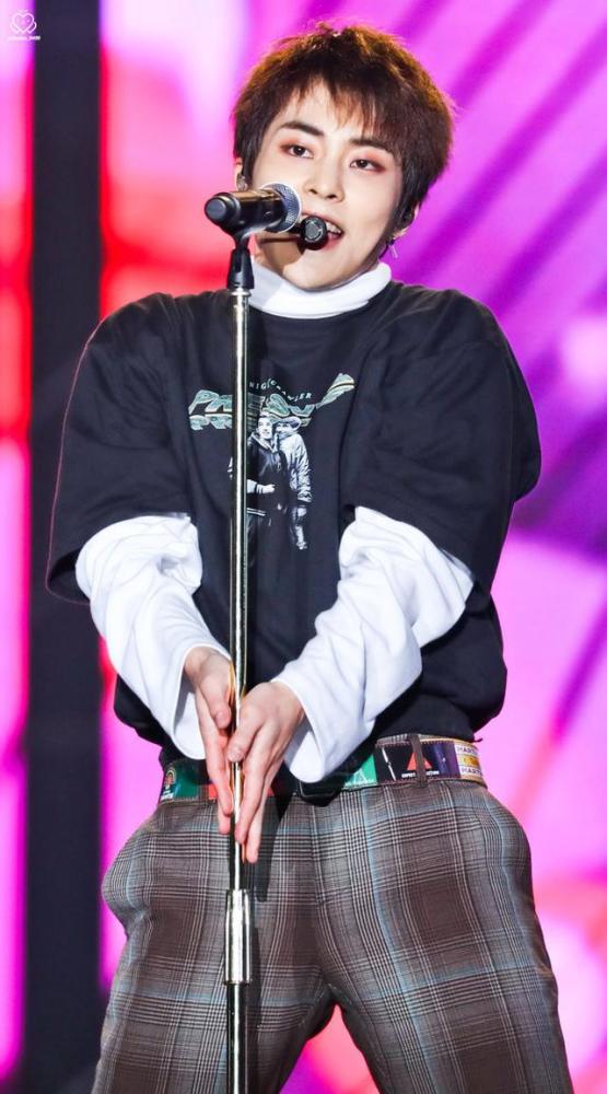 朋友学院开业EXO成员送祝贺花篮,祝语把粉丝