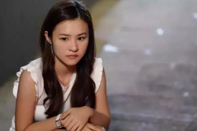 又跳楼又爆炸!26岁新晋小花为新剧搏到尽 入行