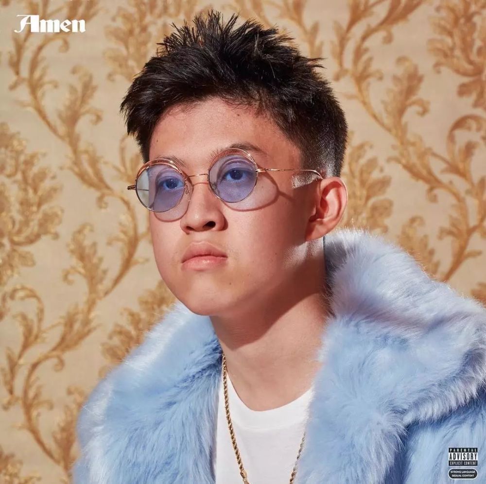 新MV里Rich Brian经历了男孩到男人的转变