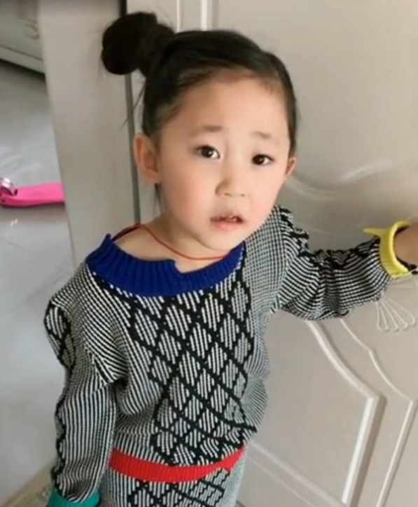 爸爸要考女儿英语,没想到父女俩间的对话,实在