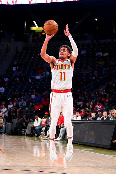 11日综述:詹皇15分湖人胜勇士 特雷杨三分准绝