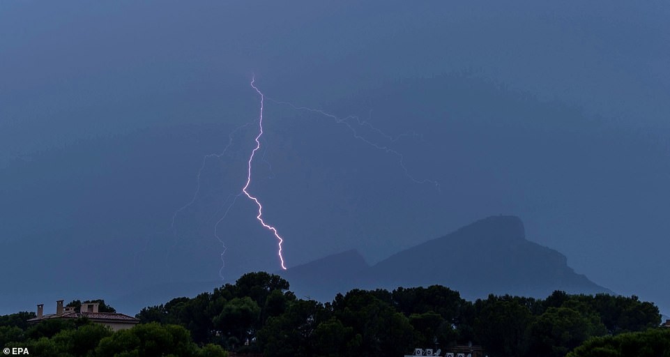 全球气候已经改变?强风暴再临地中海,西班牙暴