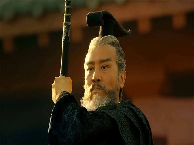 曹操为何特别宠爱曹冲曹植,却对曹丕很不待见,其实