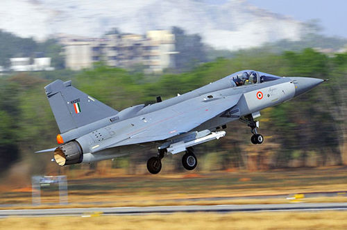 印度升级LCA光辉战机,意图横扫南亚宿敌巴基