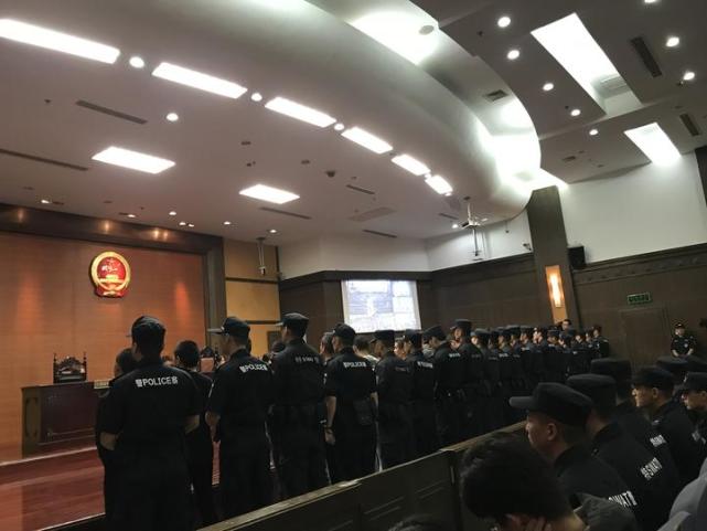 杭州首例涉黑案宣判 萧山黑老大一审获刑15