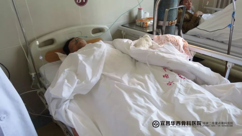 主任快来,患者整个左手断掉了…