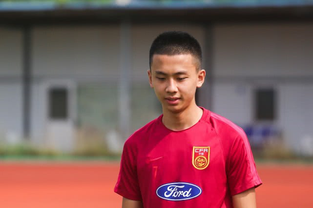 国足U17红队61人大名单:黎腾龙在列 恒大6将申