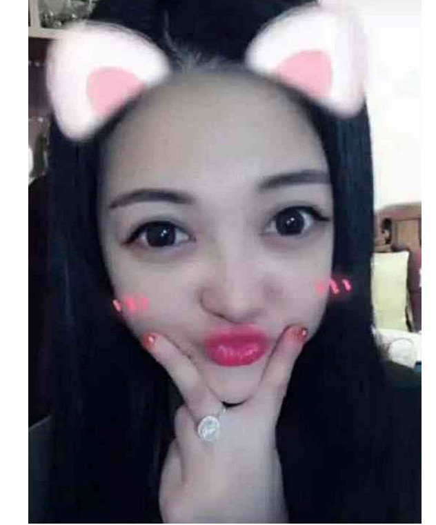 大连冰冰,这个名字大家应该不陌生吧,这个小姐姐在快手上面的人气可以