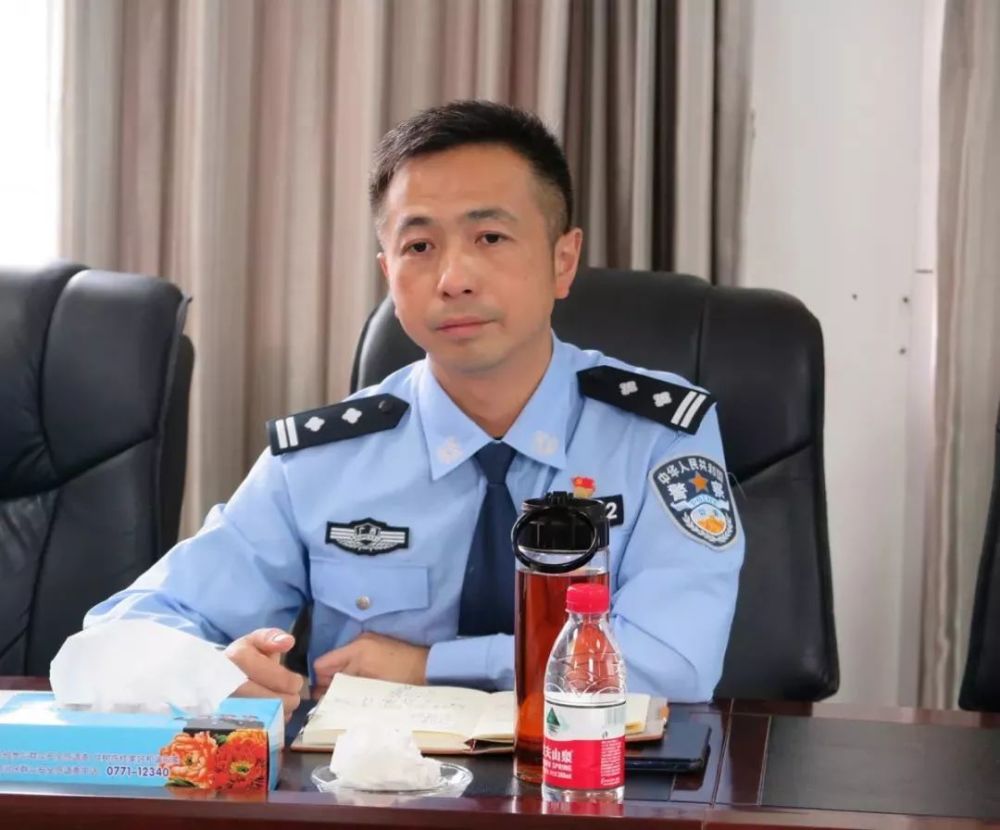 临桂副区长,公安局局长赵珂对退休同志在单位工作期间所付出的辛苦与