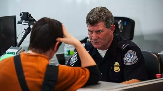 美国官员会中文,查看中国女留学生聊天记录,因