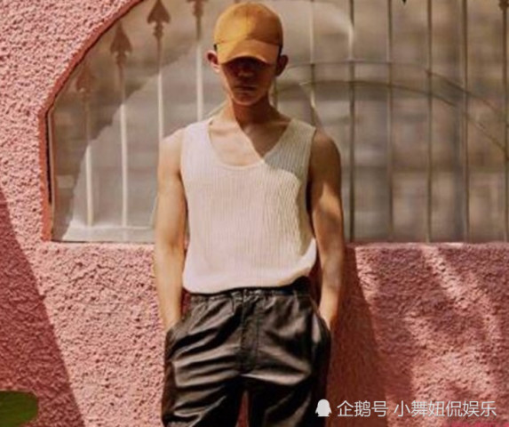 易烊千玺竟然"纹身"了,看到这个图案,网友不淡定了