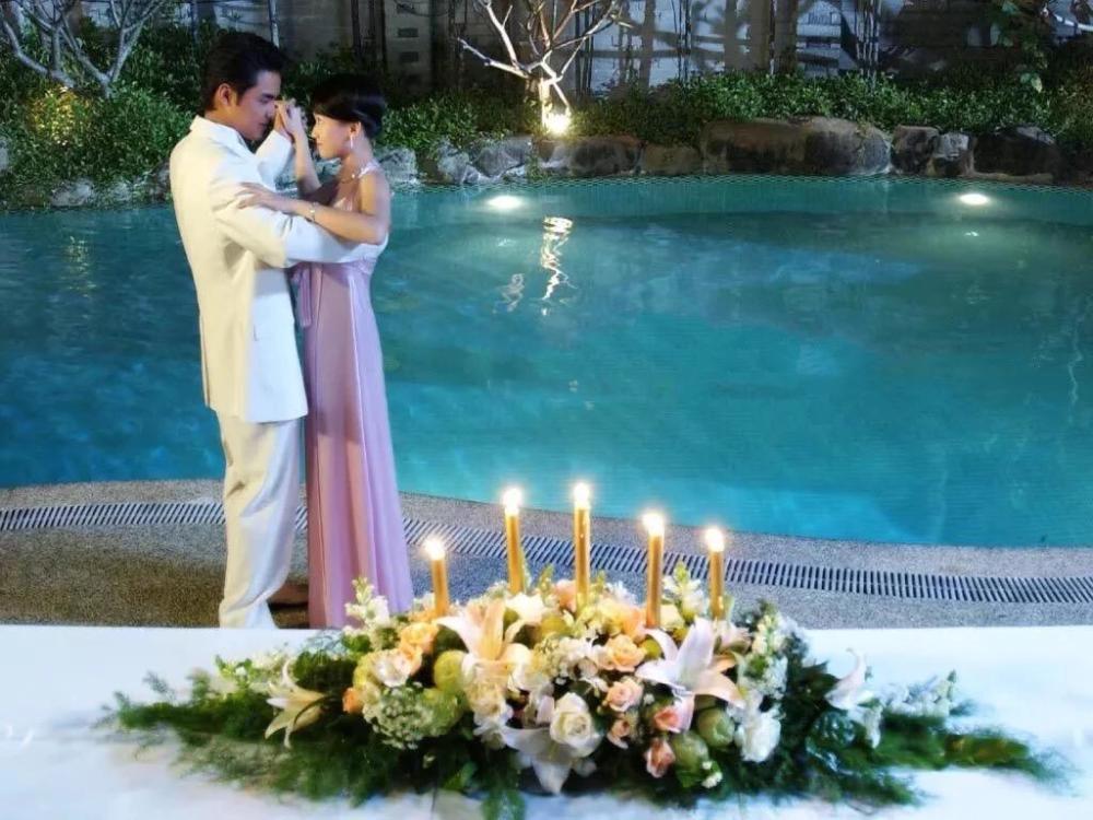 《王子变青蛙》再次翻拍，这个最美女配也没人能超越