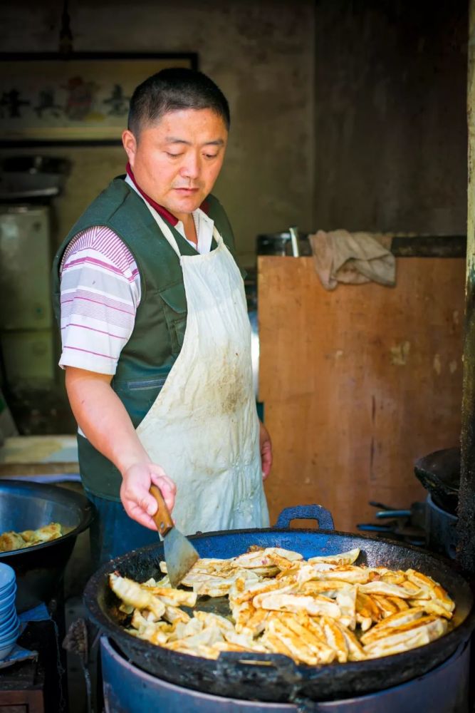早点铺至今已有20个年头,店主坚持自己调馅儿,他说这个味道不能变,变
