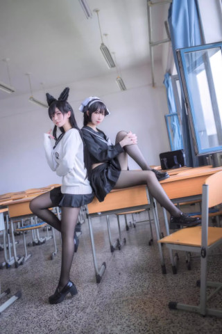 cos:jk制服日常,黑丝姐妹花,爱宕高雄,你喜欢谁多一些呢