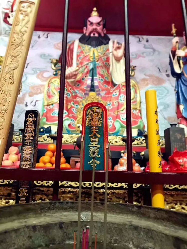 最容易与鬼神通灵、仙道结缘的五种八字,你的