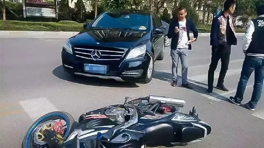 被偷车辆肇事,车主少打这个电话,被判赔偿8万