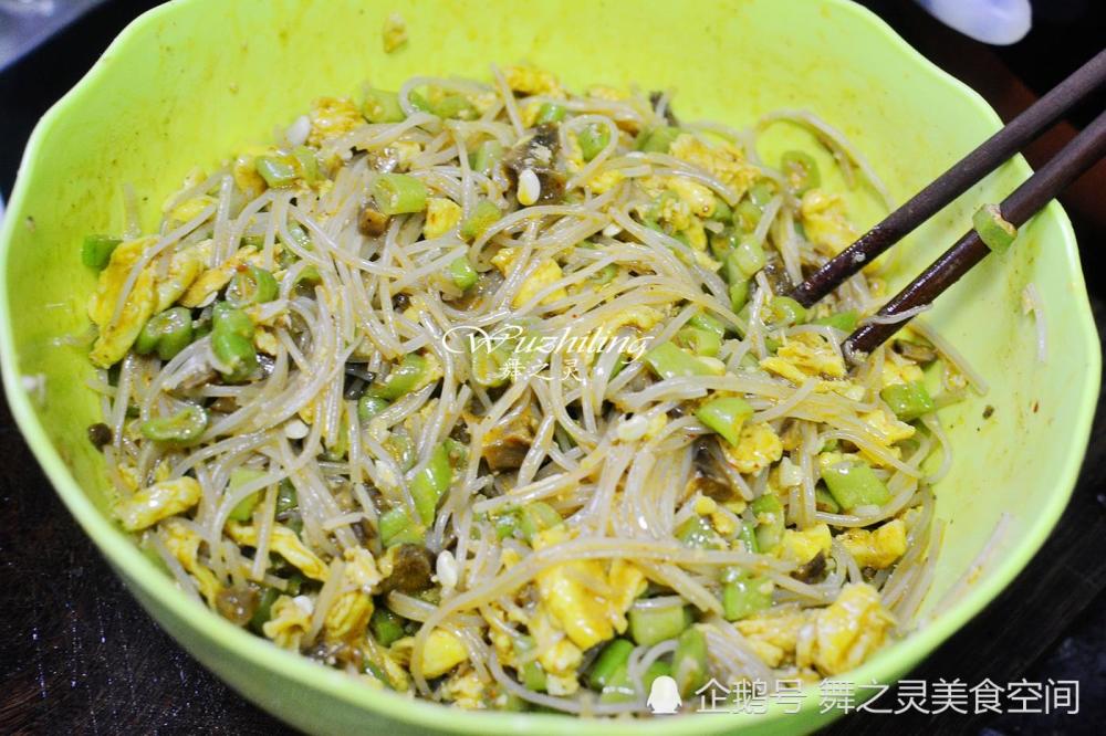 用这个做馅包包子,比韭菜的还好吃,老公一口气