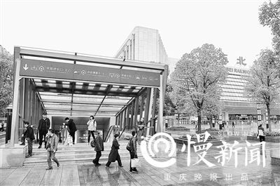 沙坪坝站将现高铁穿楼景观 铁路公交化列车刷