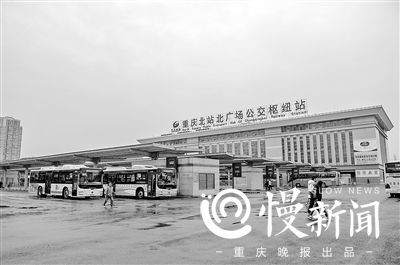 沙坪坝站将现高铁穿楼景观 铁路公交化列车刷