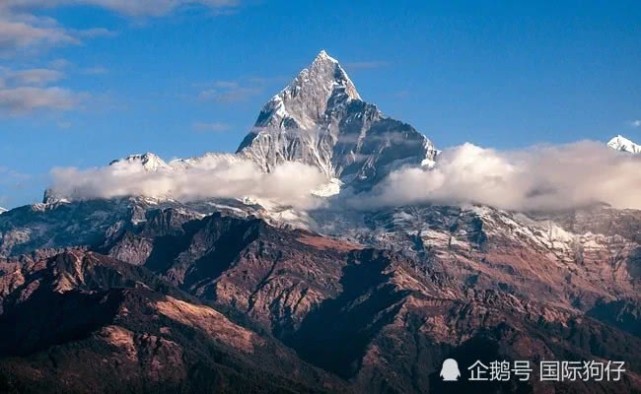 喜马拉雅山突发雪崩:致韩国登山队8死1失踪 包