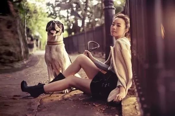 爱情长跑10年无疾而终，如今的她活出了单身女人都羡慕的模样